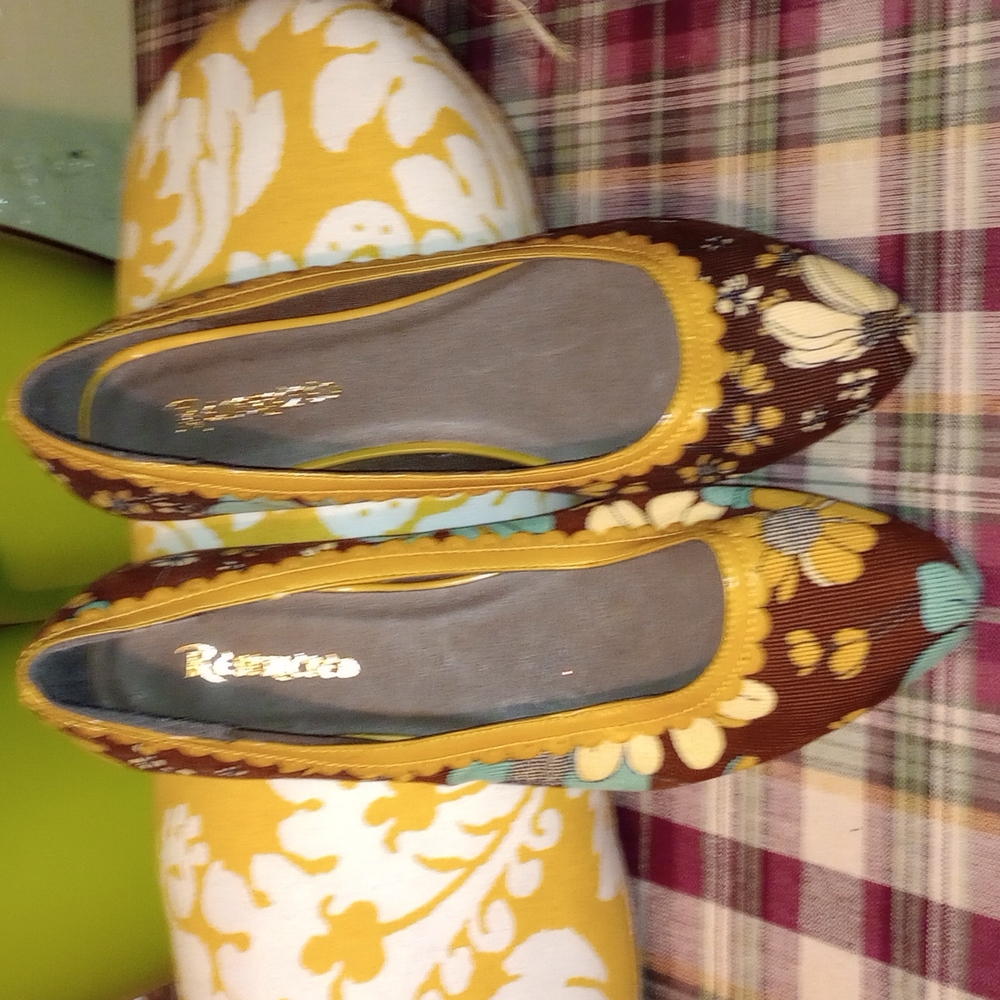 Ladies dress shoes 8 1/2 by Restricted